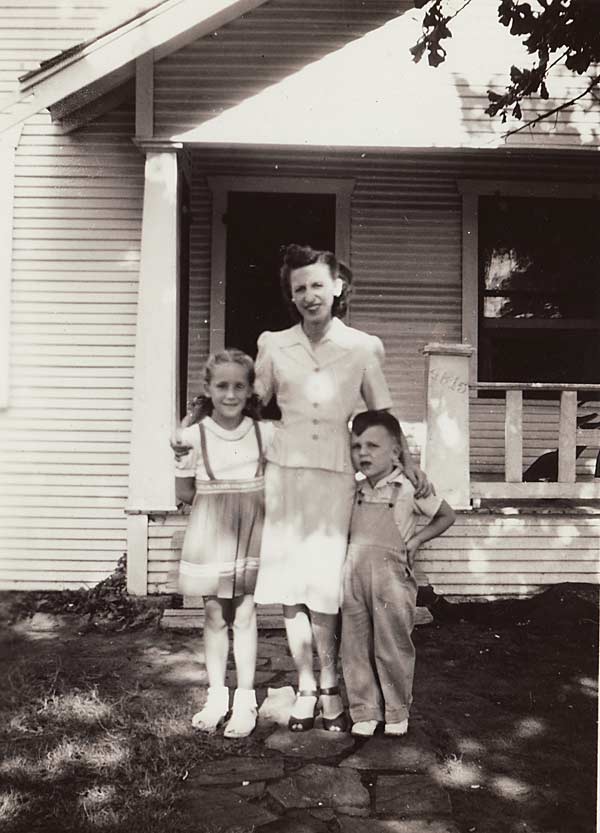 Jean LaBounty with children Jeannette and Stephen