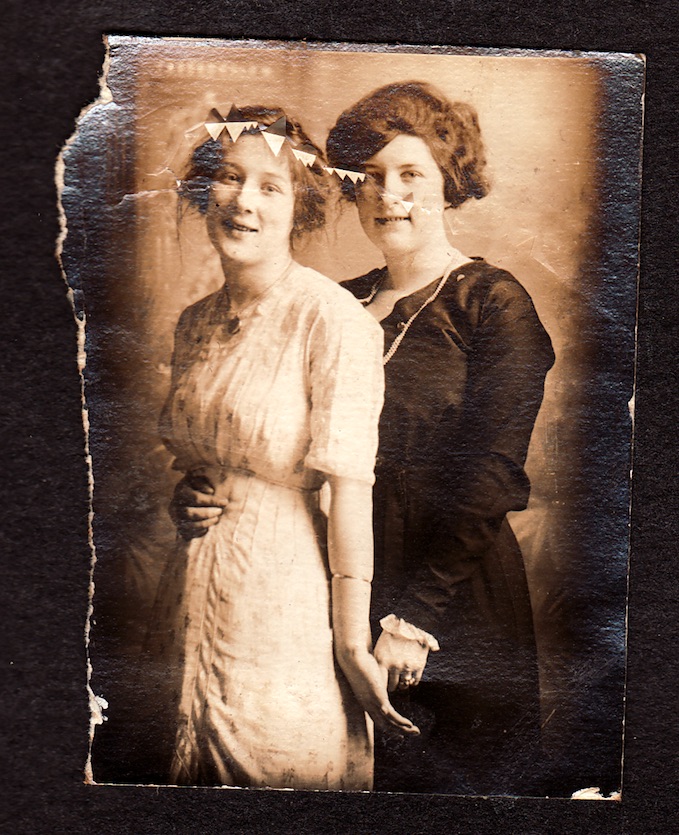 Iris Neate and Ethel Slinkey, c. 1914